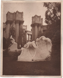 156 Colonnade and statues